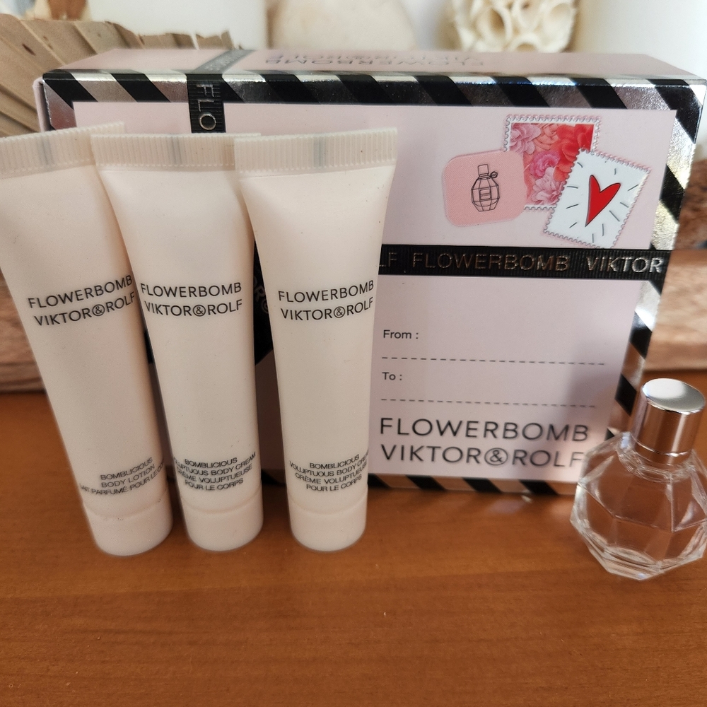 VIKTOR & ROLF Flower Boomb Gift Set